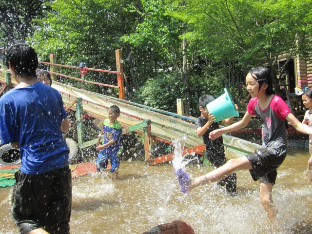 夏の水遊び